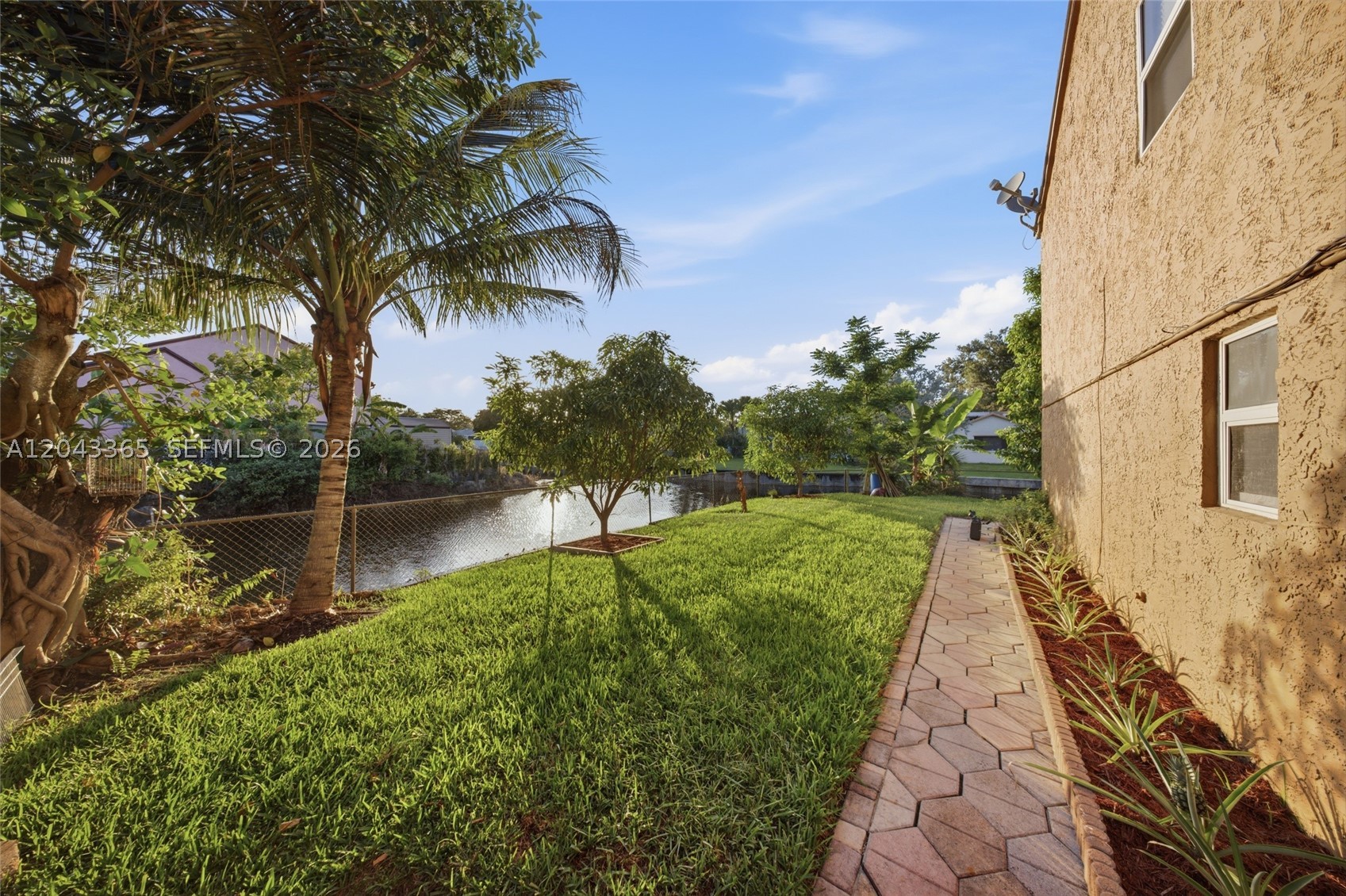 7919 NW 50th St, Lauderhill FL 33351