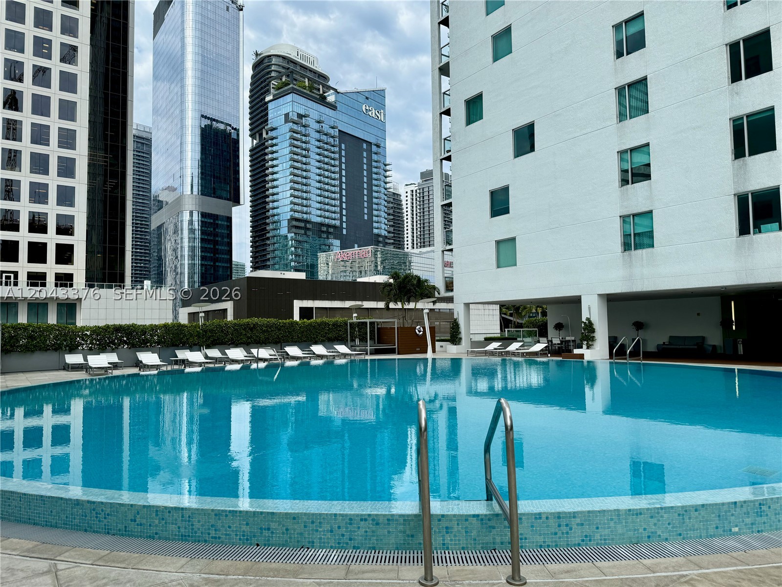 500 Brickell Ave #1407, Miami FL 33131
