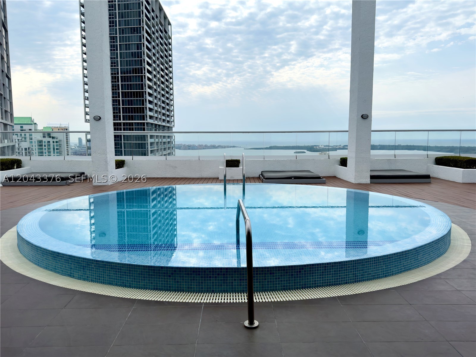 500 Brickell Ave #1407, Miami FL 33131