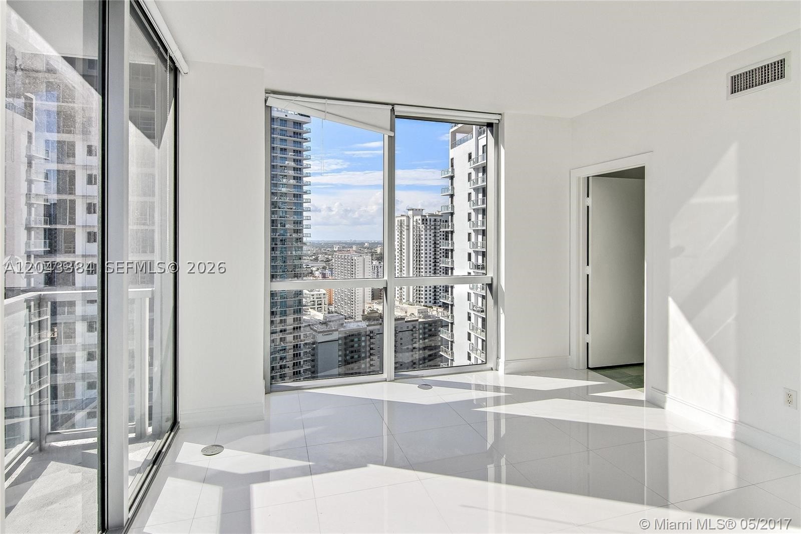 1060 Brickell Ave #2911, Miami FL 33131