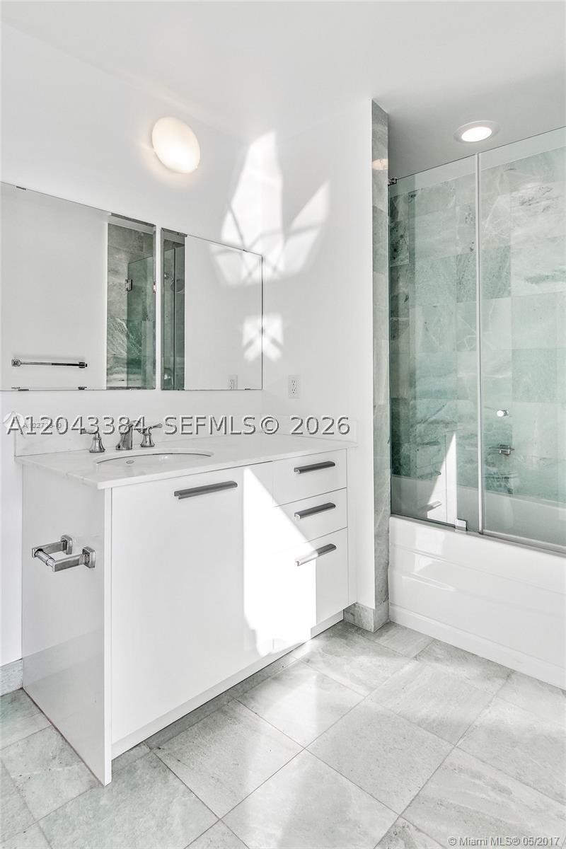 1060 Brickell Ave #2911, Miami FL 33131