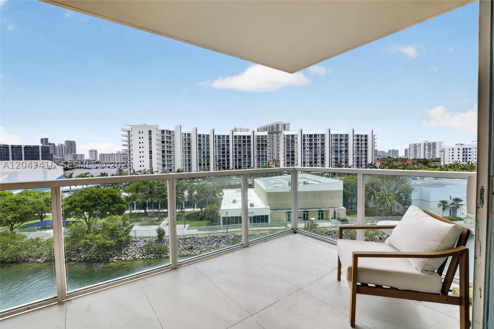 3330 NE 190th St #718, Aventura FL 33180