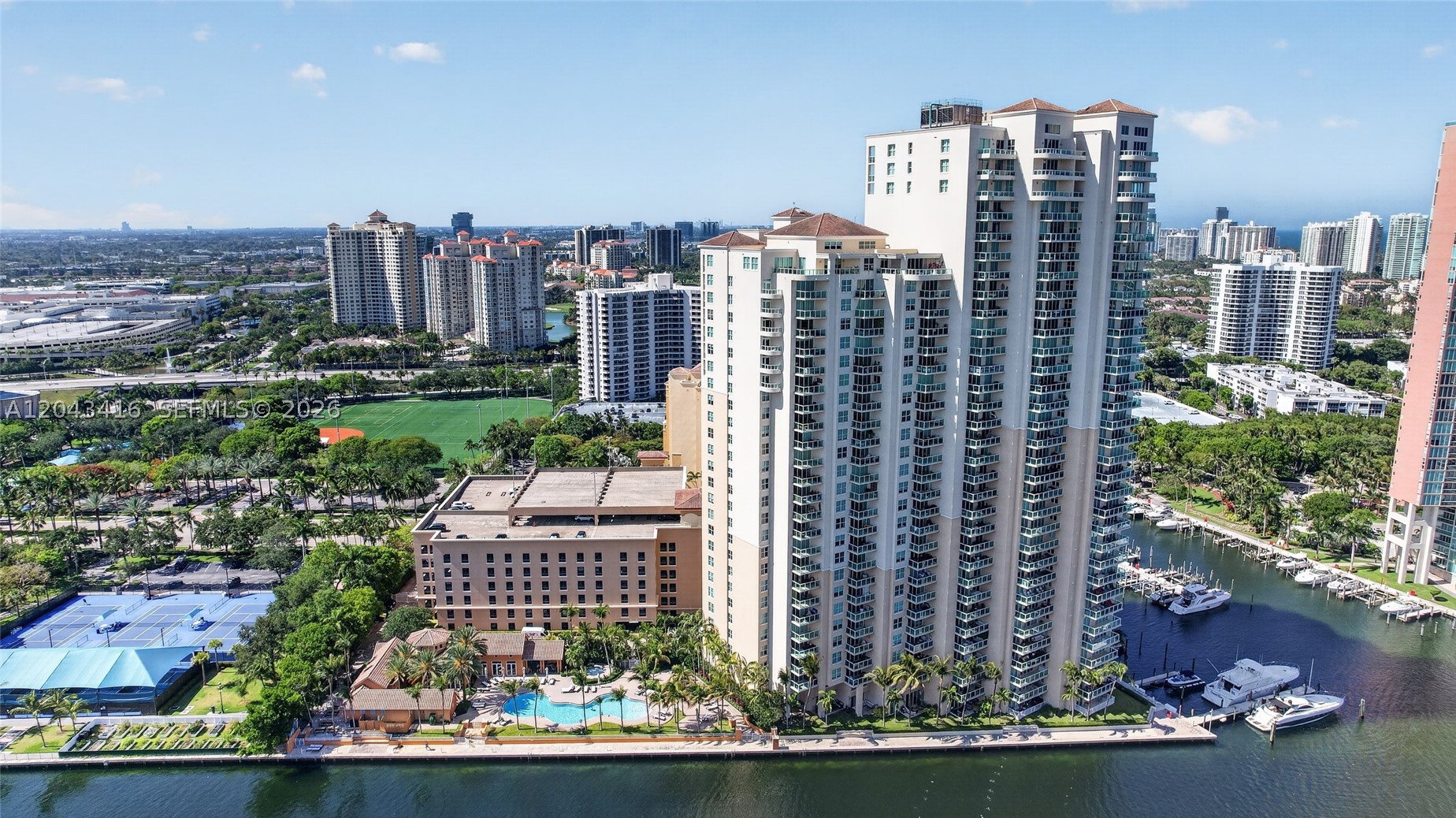 3330 NE 190th St #718, Aventura FL 33180