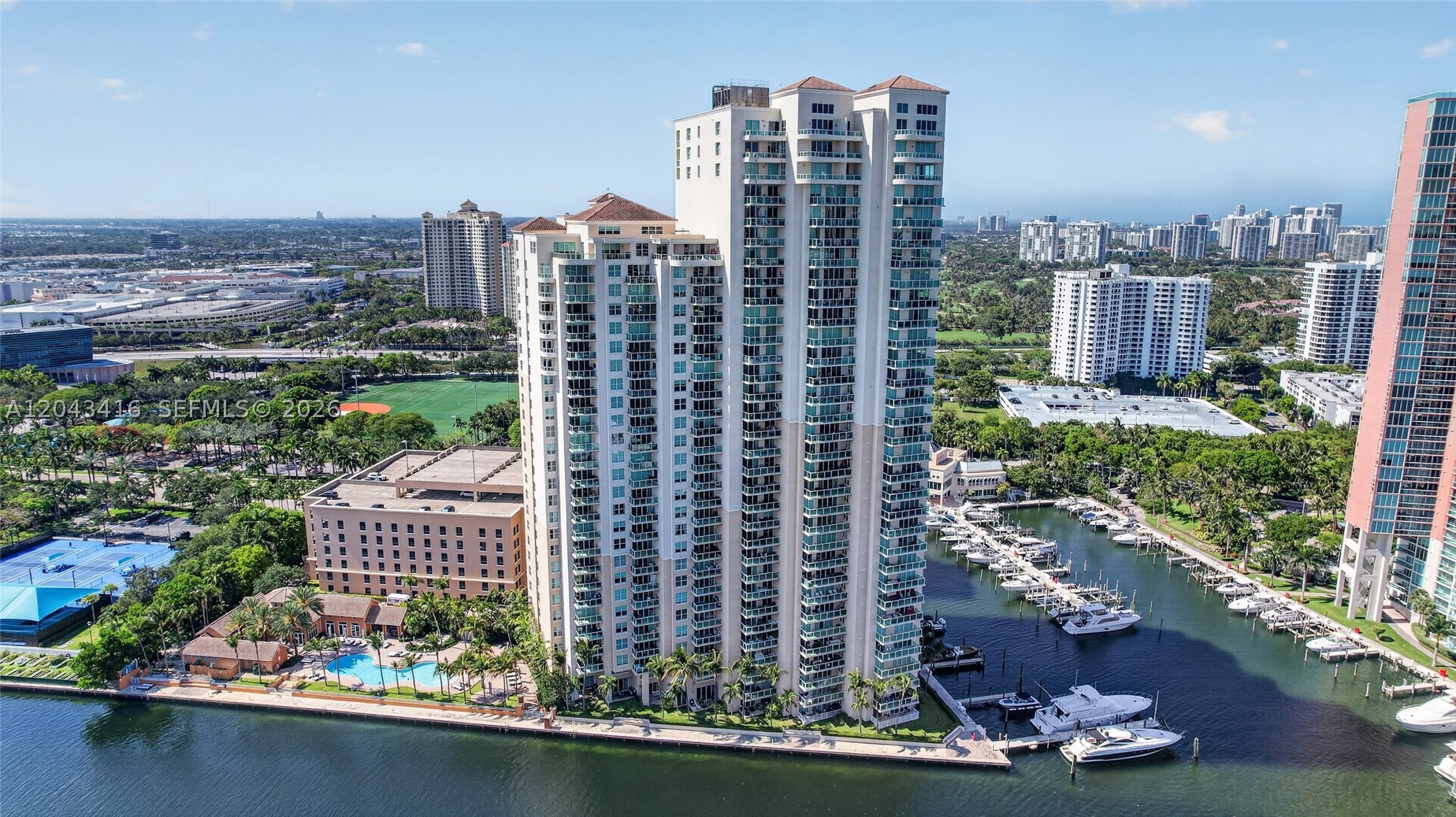 3330 NE 190th St #718, Aventura FL 33180