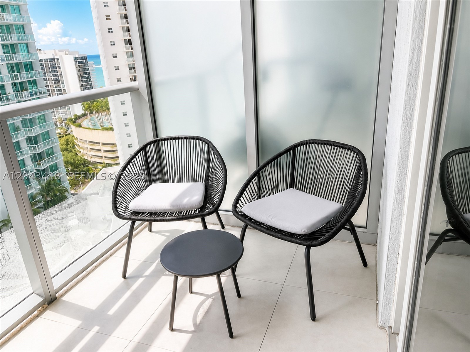 1300 Brickell Bay Dr #1806, Miami FL 33131