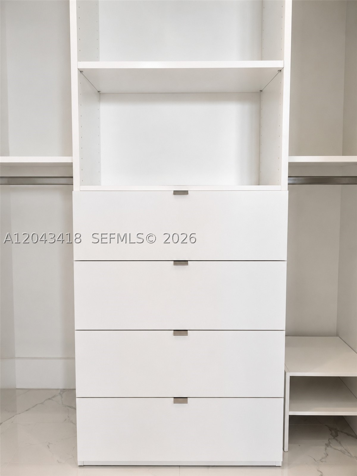 1300 Brickell Bay Dr #1806, Miami FL 33131