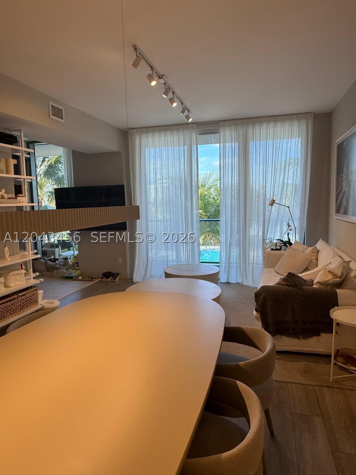 2960 NE 207th St #712, Aventura FL 33180