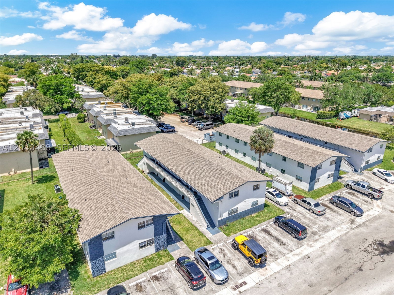 861 SW 74 TER #102 D, North Lauderdale FL 33068