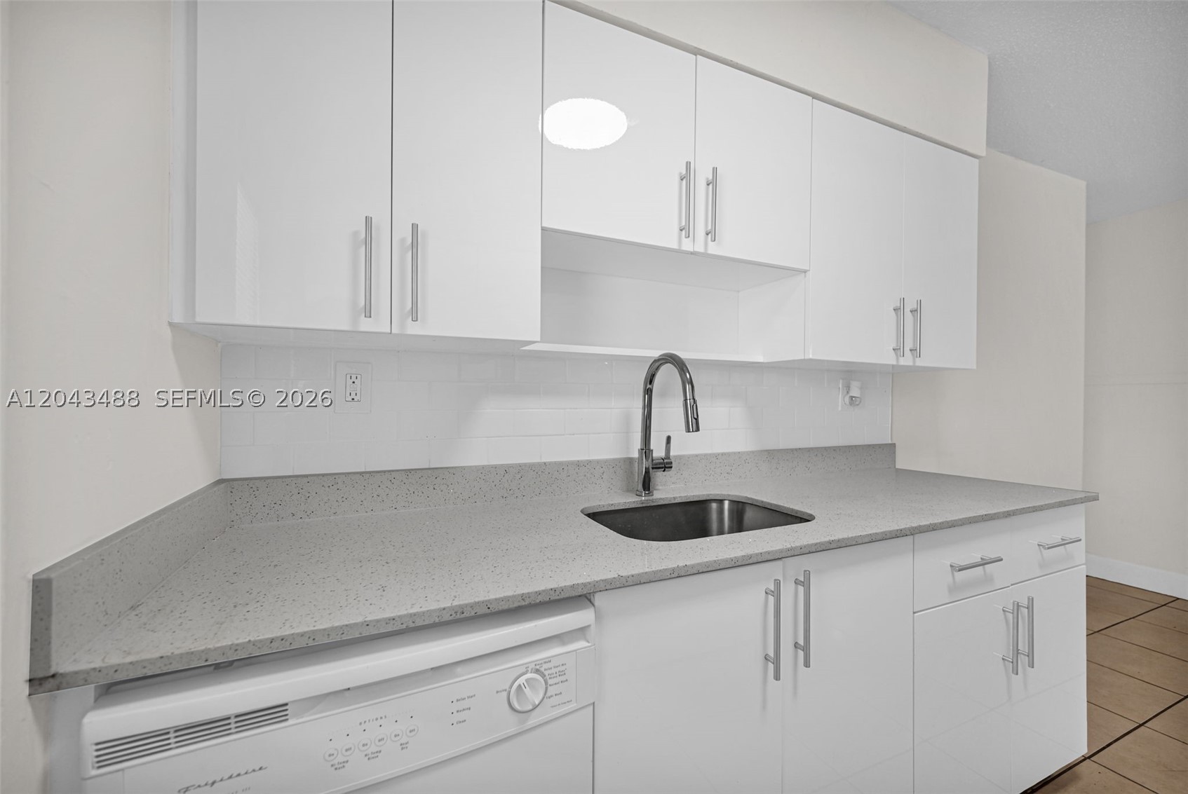 861 SW 74 TER #102 D, North Lauderdale FL 33068