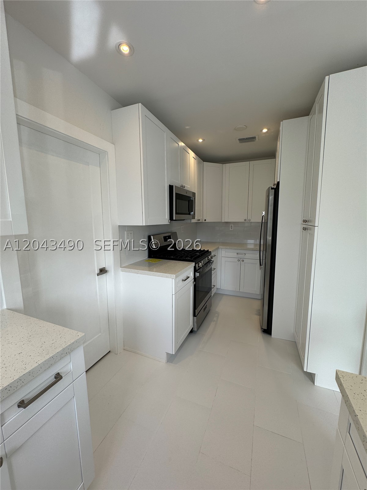 951 E 32nd St, Hialeah FL 33013