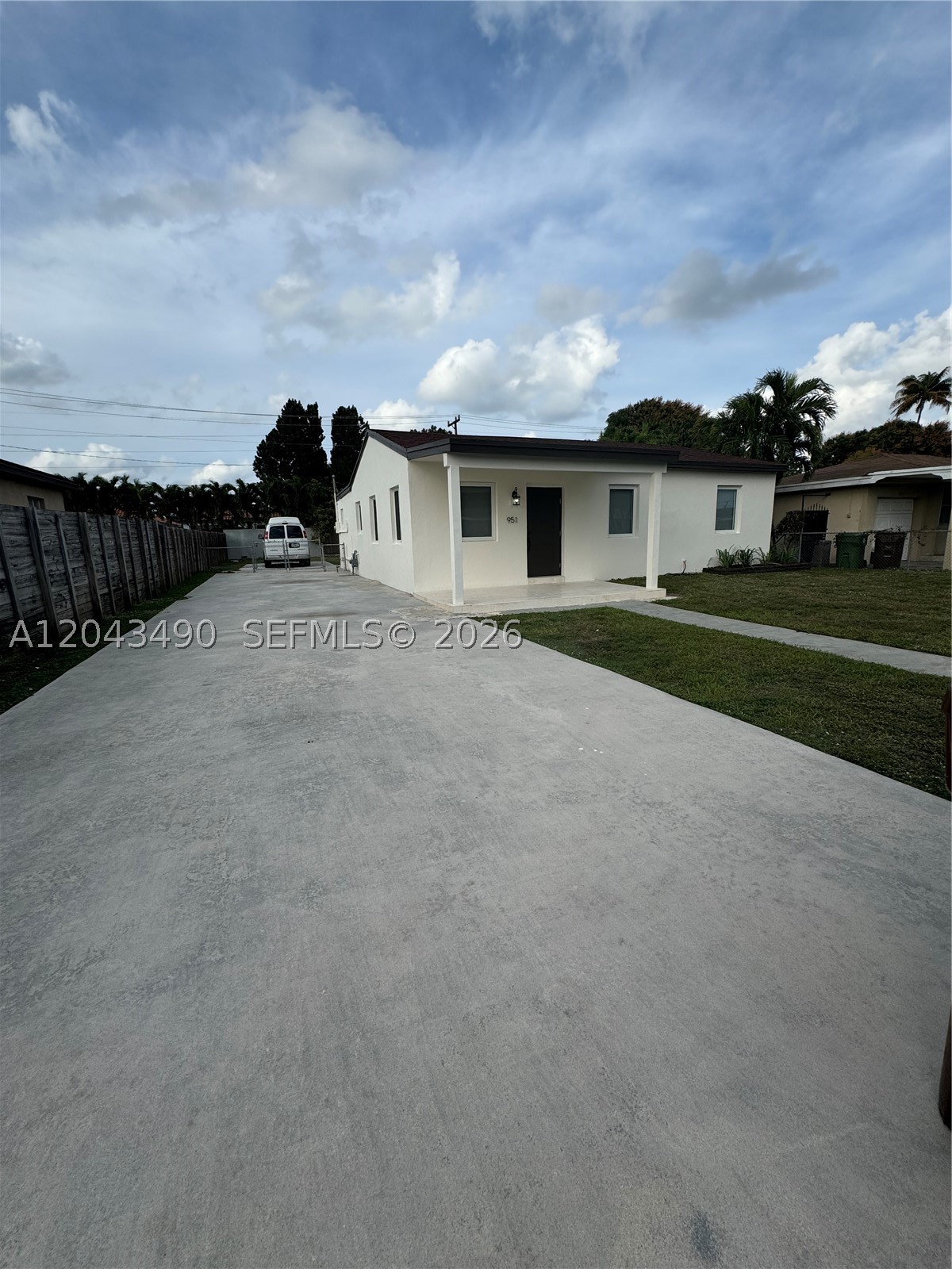 951 E 32nd St, Hialeah FL 33013