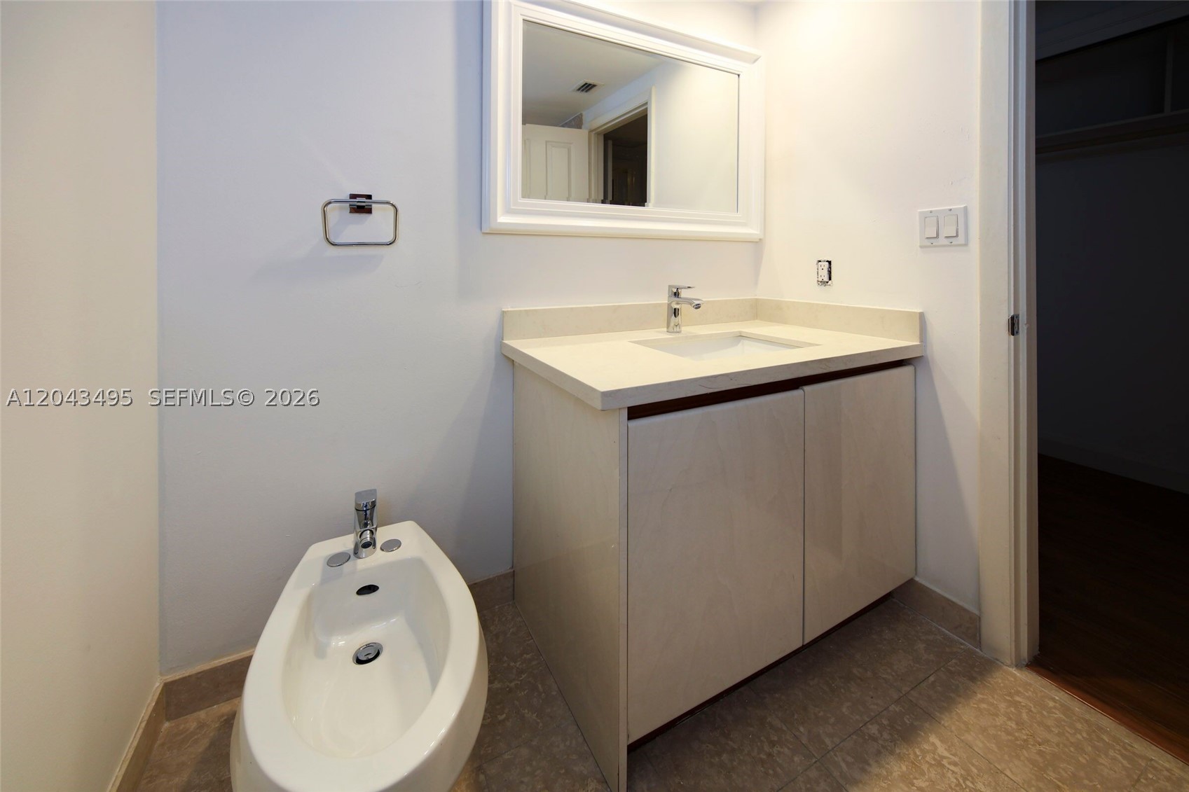 2127 Brickell Ave #2504, Miami FL 33129