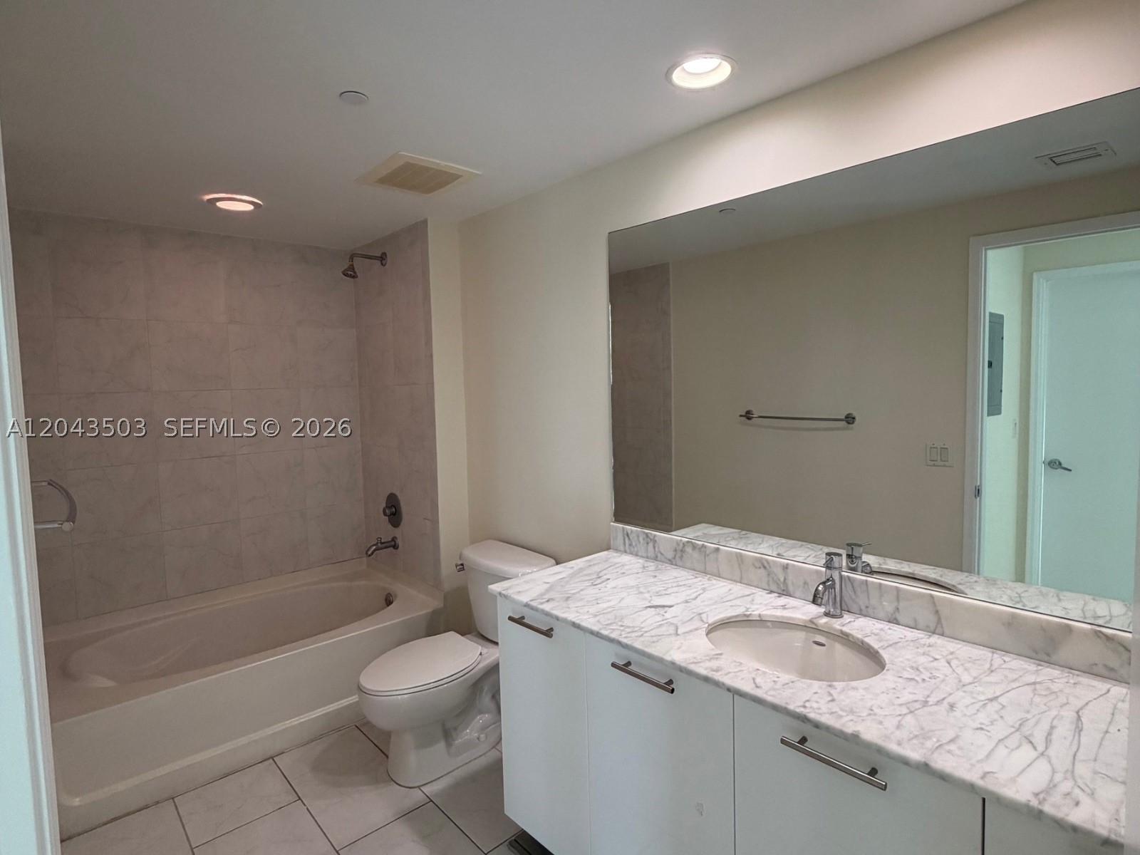 951 Brickell Ave #1206, Miami FL 33131