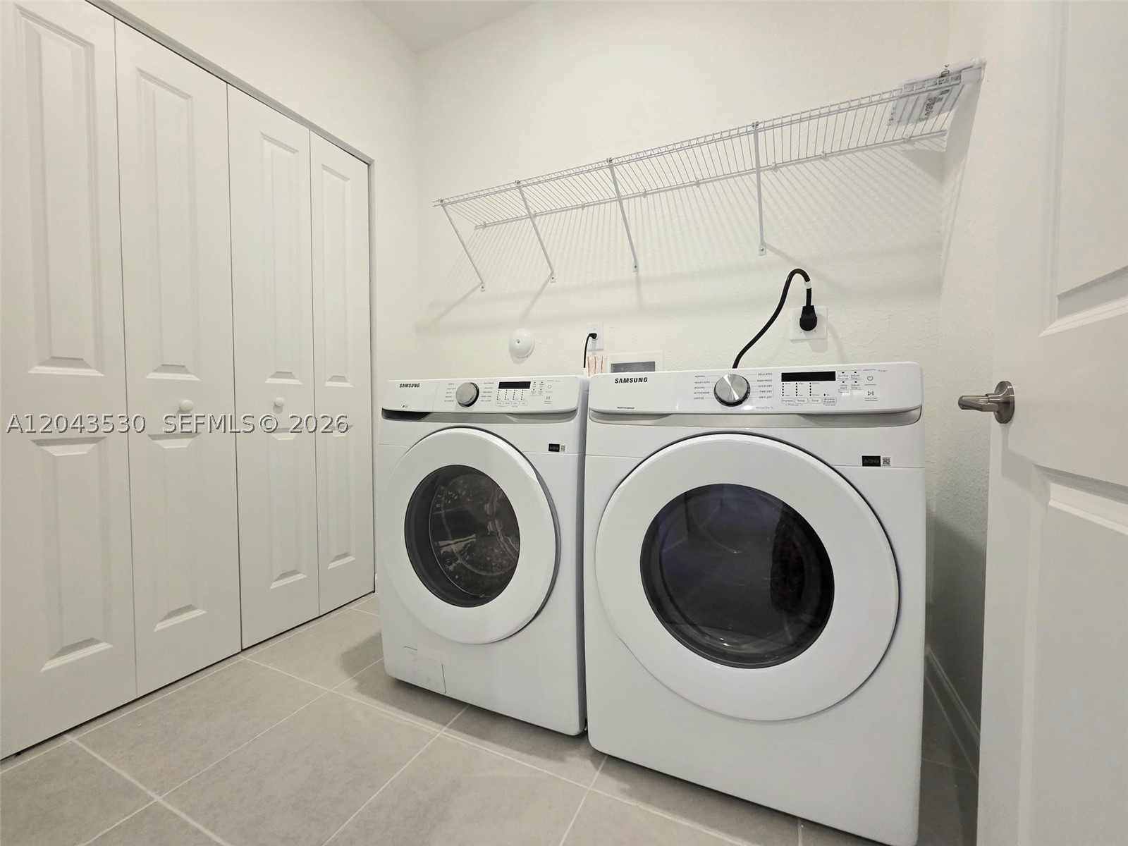 2423 SE 30th St, Homestead FL 33035