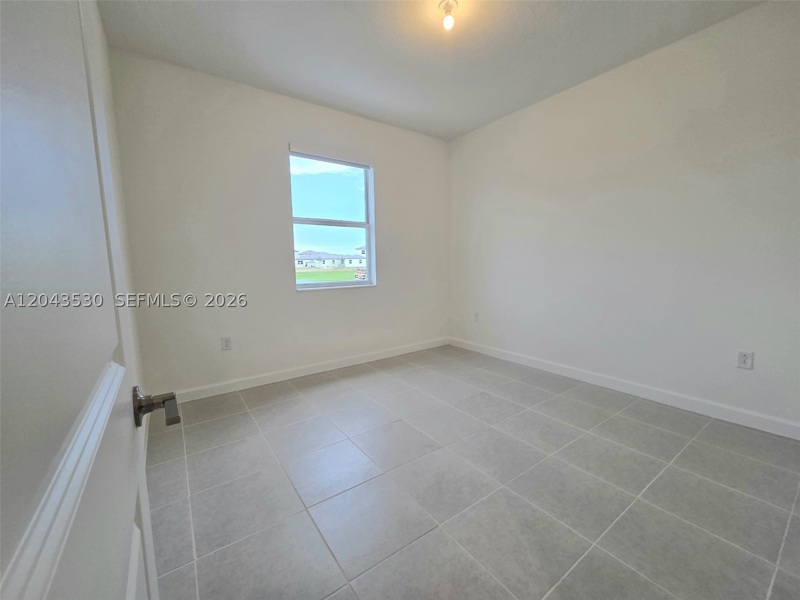 2423 SE 30th St, Homestead FL 33035