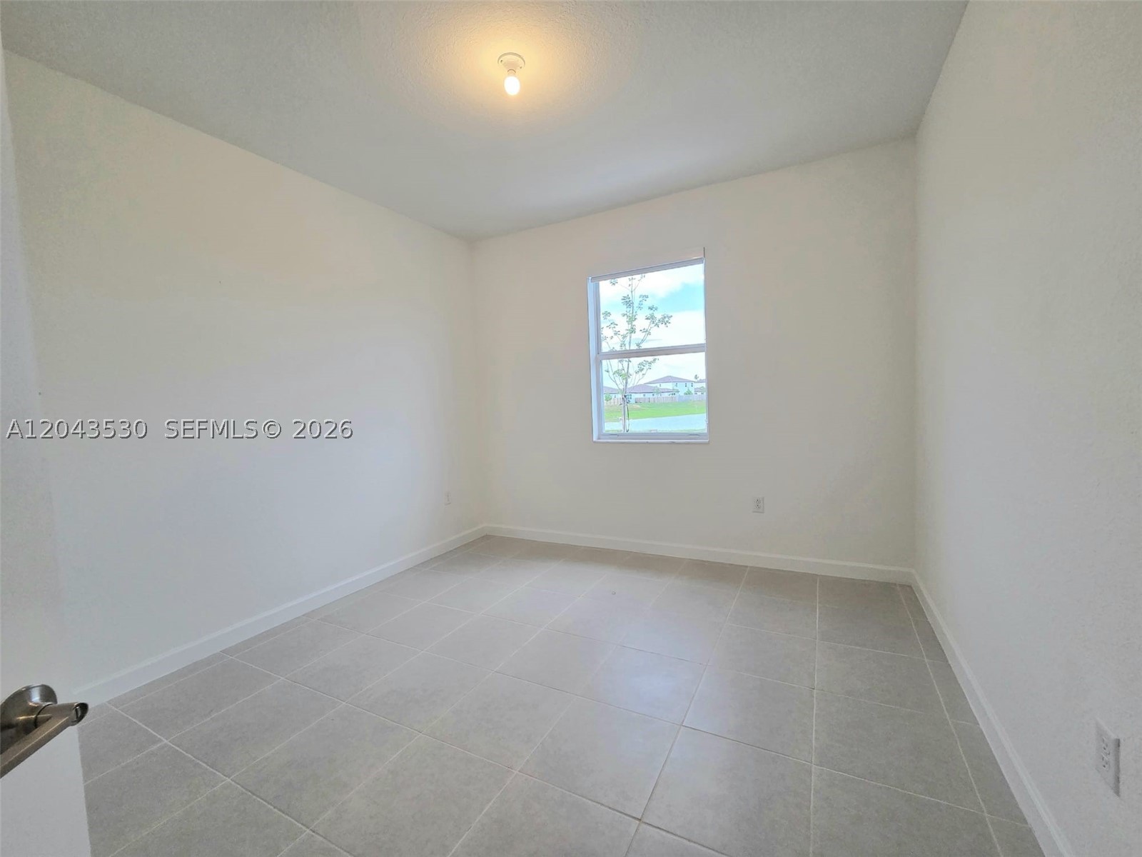 2423 SE 30th St, Homestead FL 33035