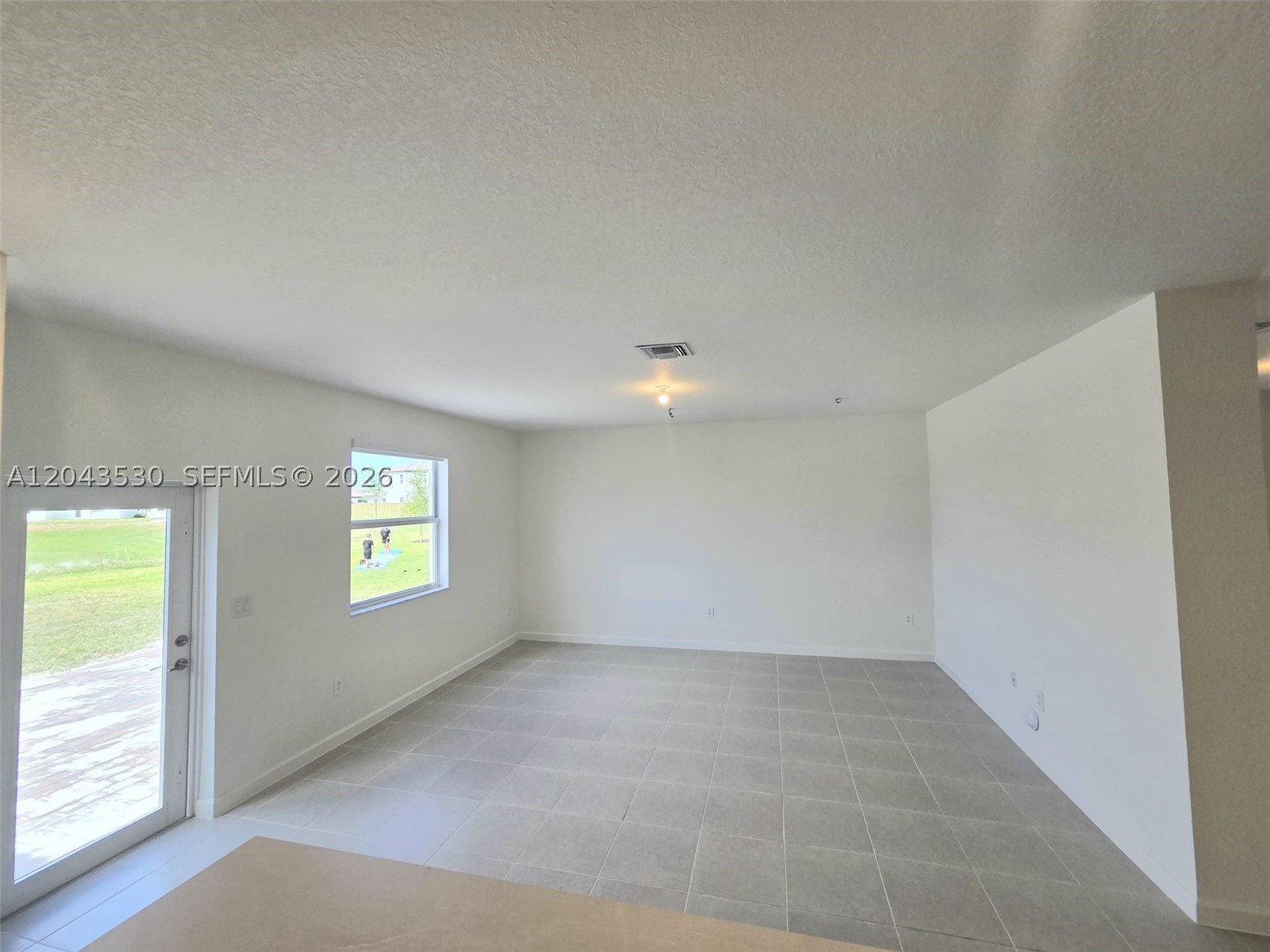 2423 SE 30th St, Homestead FL 33035
