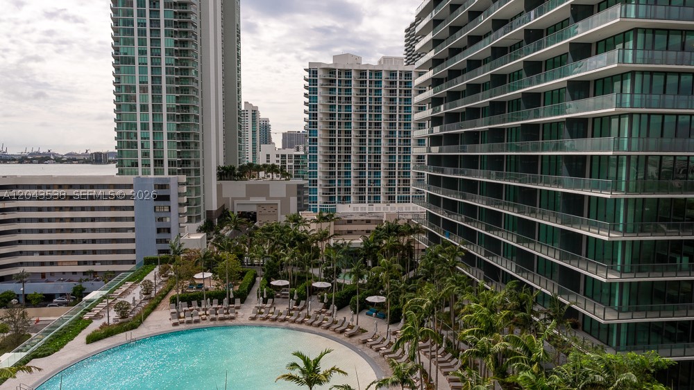 650 NE 32nd St #1102, Miami FL 33137