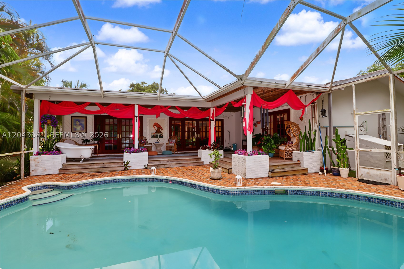 9720 Palmetto Club Ln W, Miami FL 33157