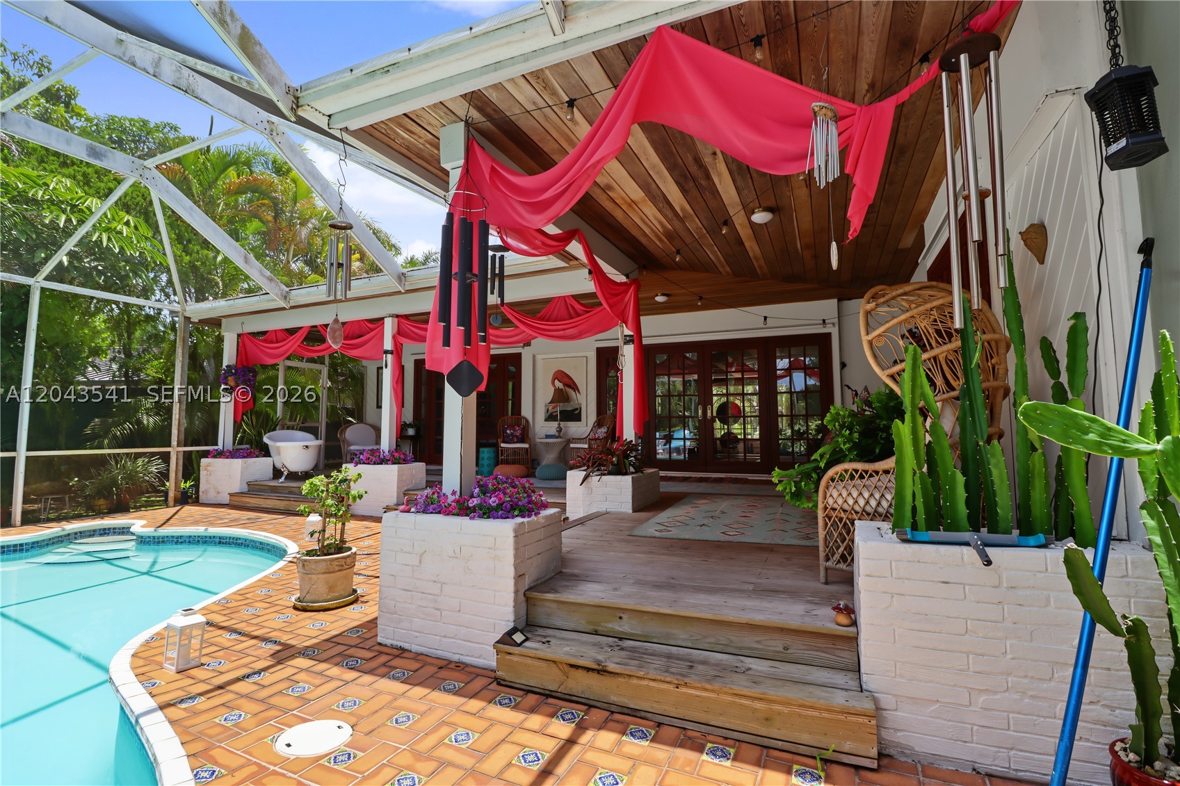 9720 Palmetto Club Ln W, Miami FL 33157