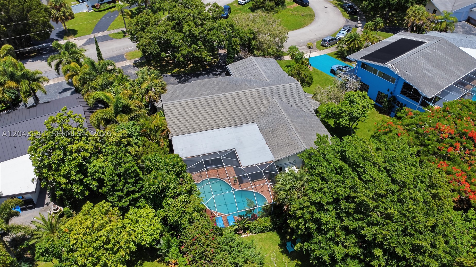 9720 Palmetto Club Ln W, Miami FL 33157