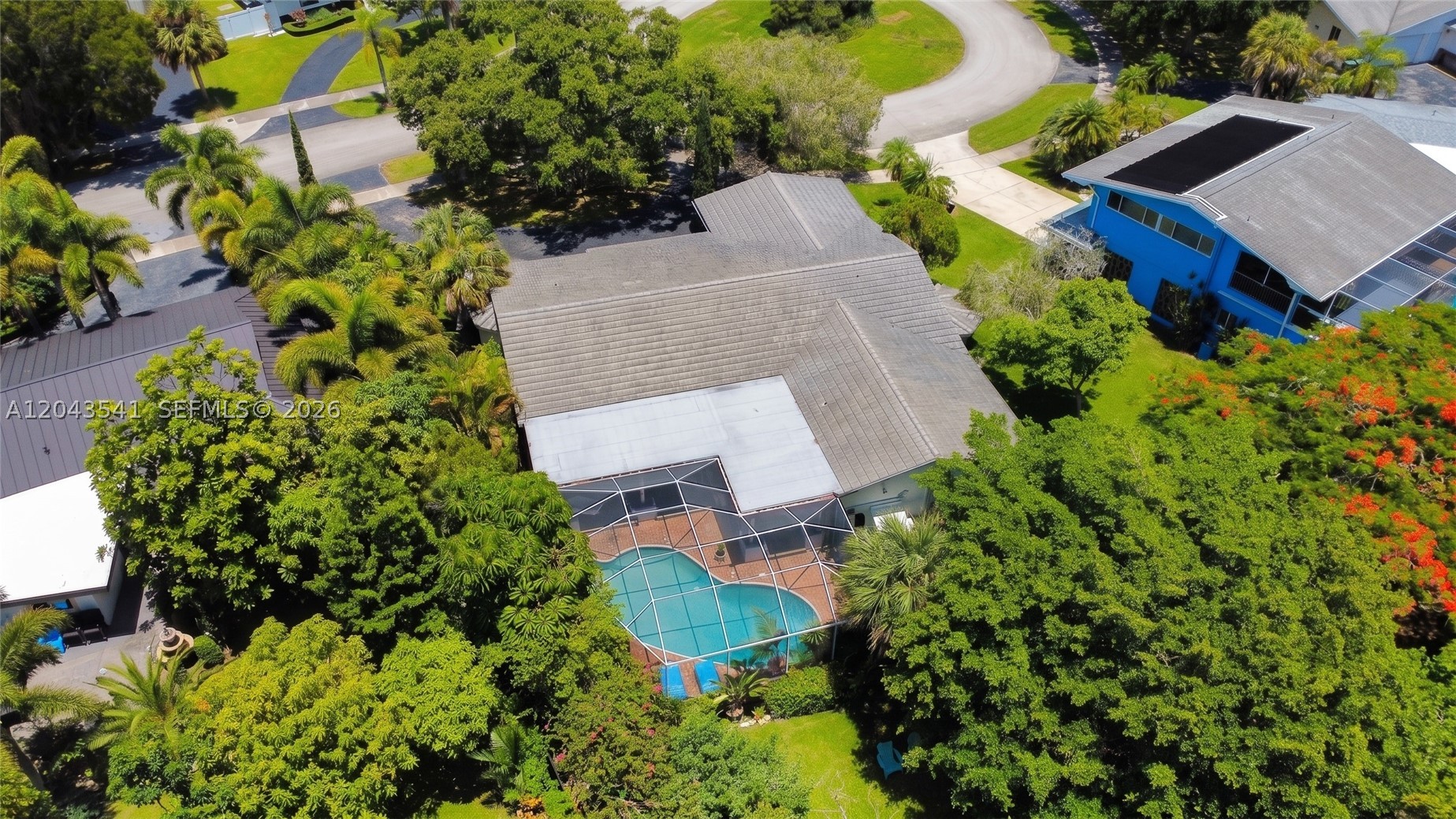 9720 Palmetto Club Ln W, Miami FL 33157