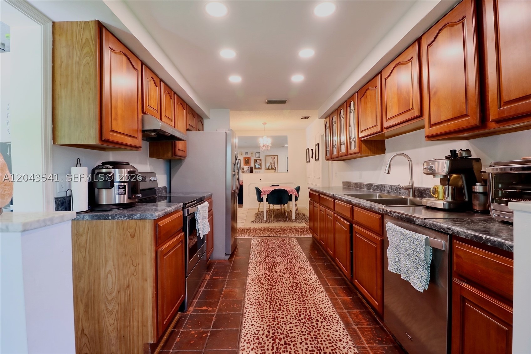 9720 Palmetto Club Ln W, Miami FL 33157