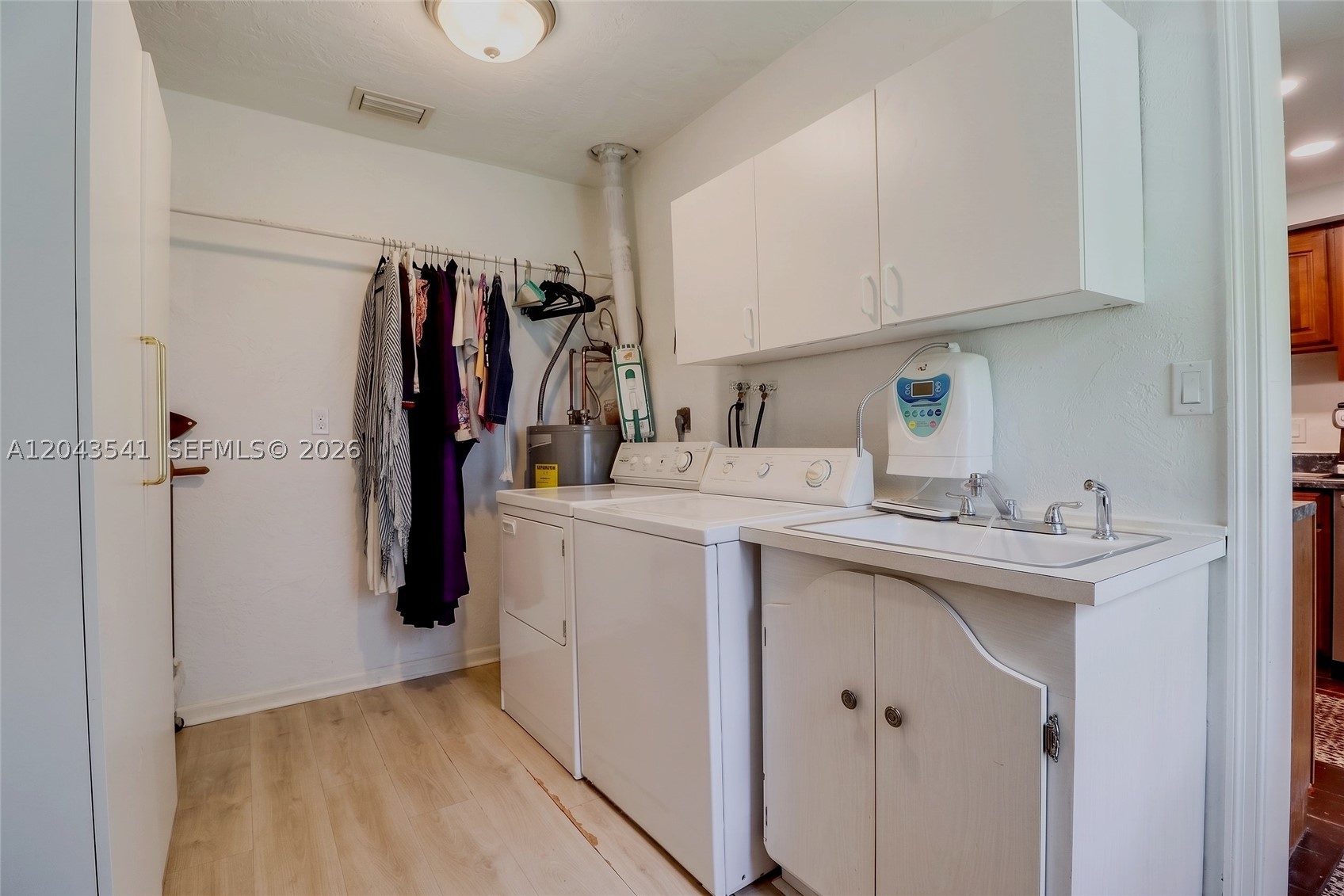 9720 Palmetto Club Ln W, Miami FL 33157