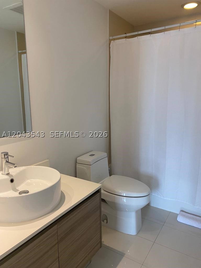 121 NE 34th St #1703, Miami FL 33137