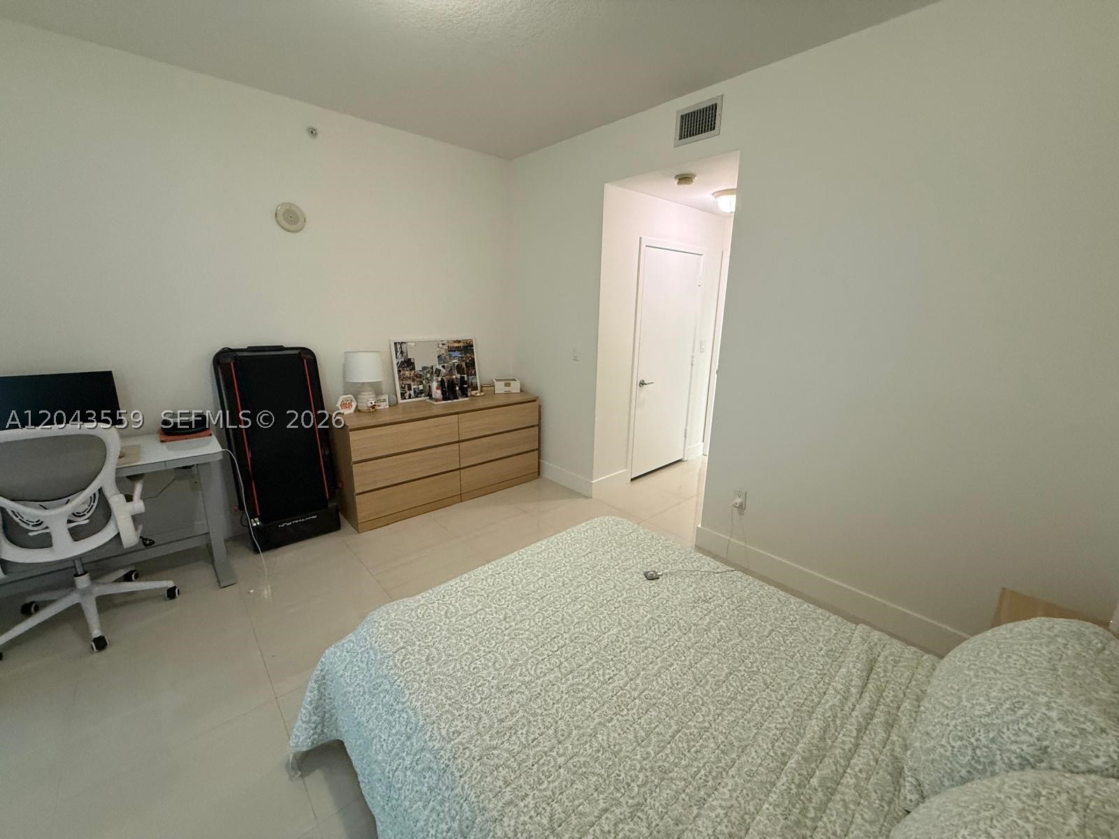 79 SW 12th St #3702-S, Miami FL 33130