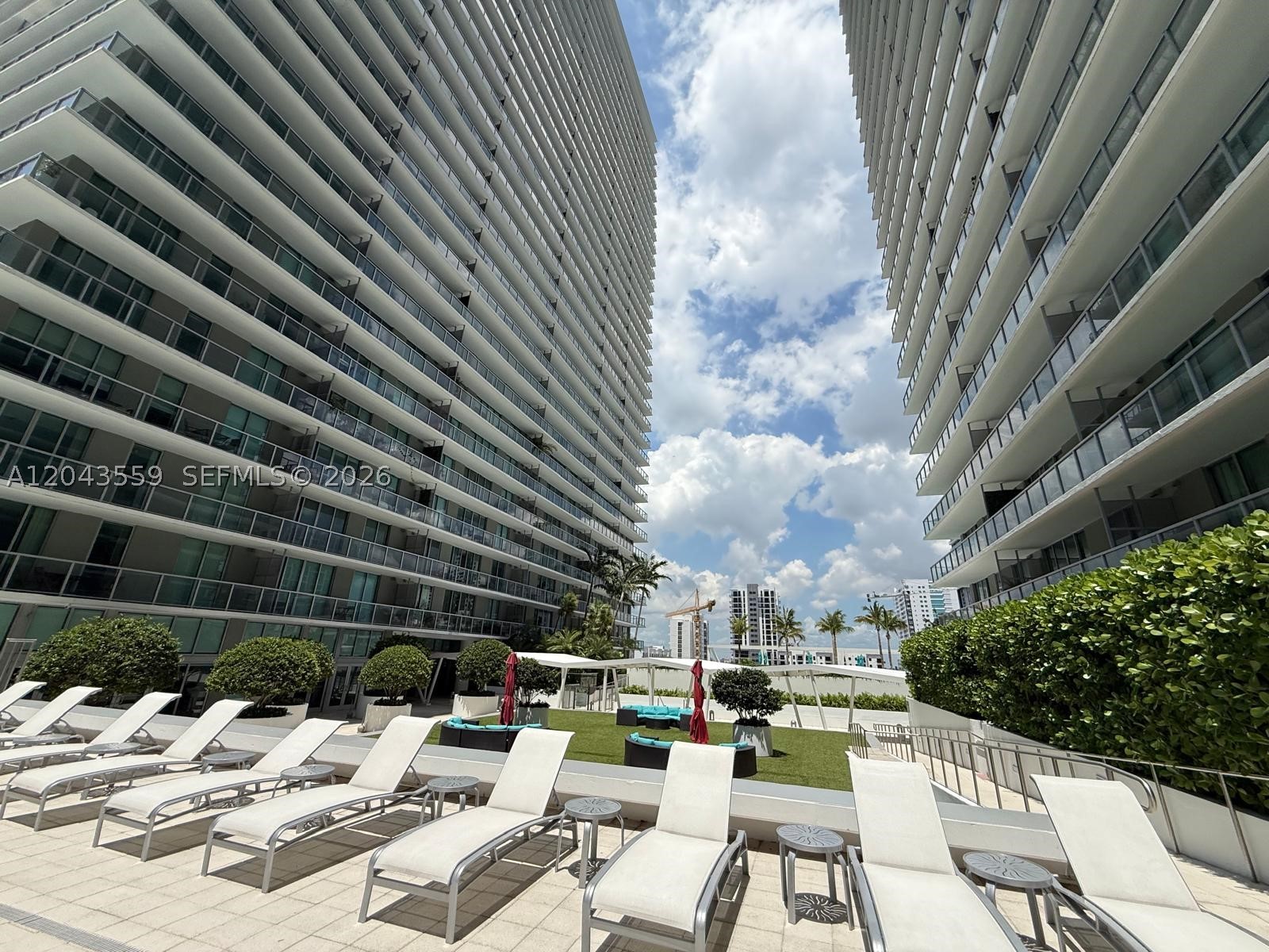 79 SW 12th St #3702-S, Miami FL 33130