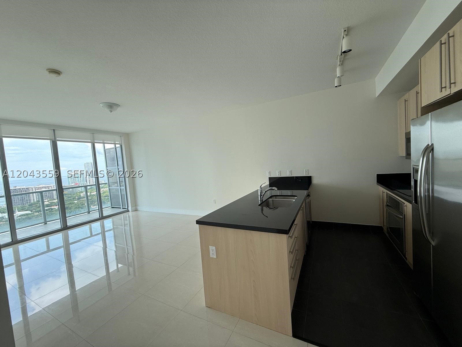 79 SW 12th St #3702-S, Miami FL 33130