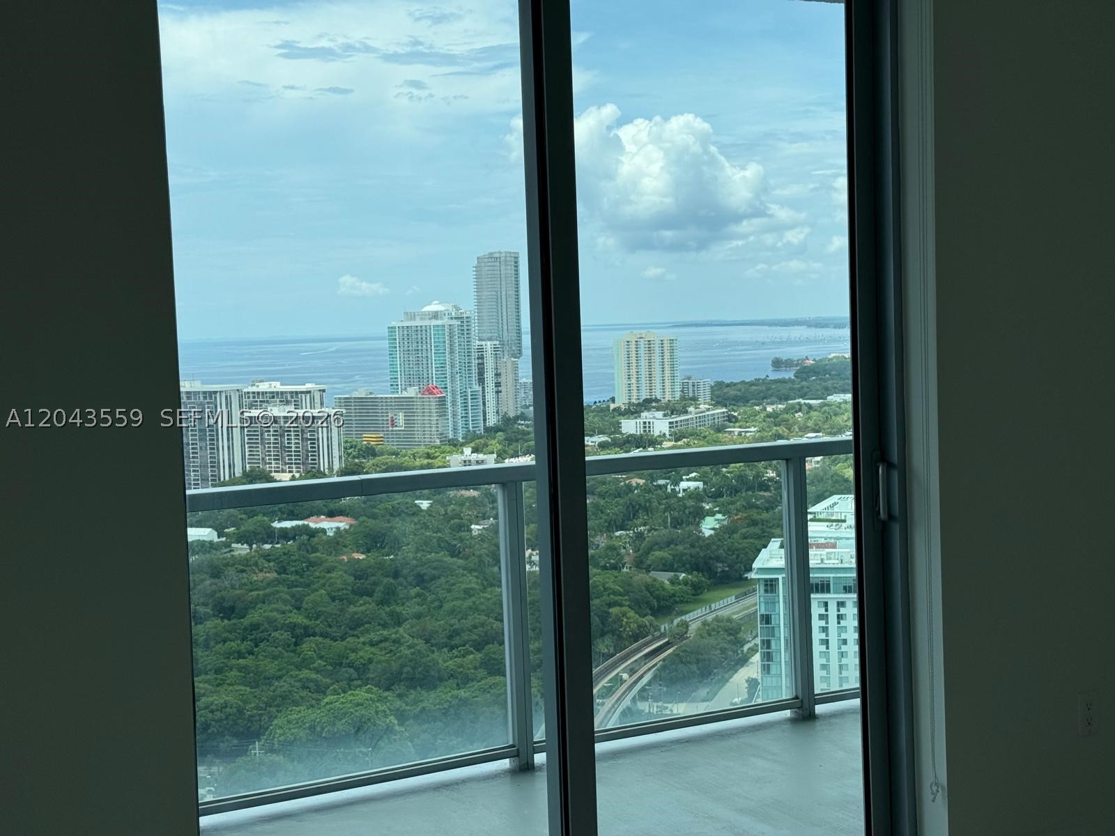 79 SW 12th St #3702-S, Miami FL 33130