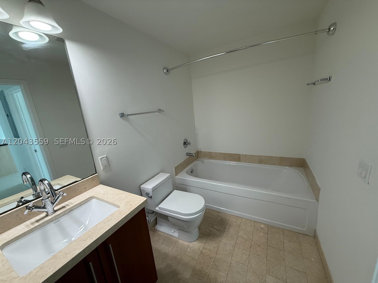 79 SW 12th St #3702-S, Miami FL 33130