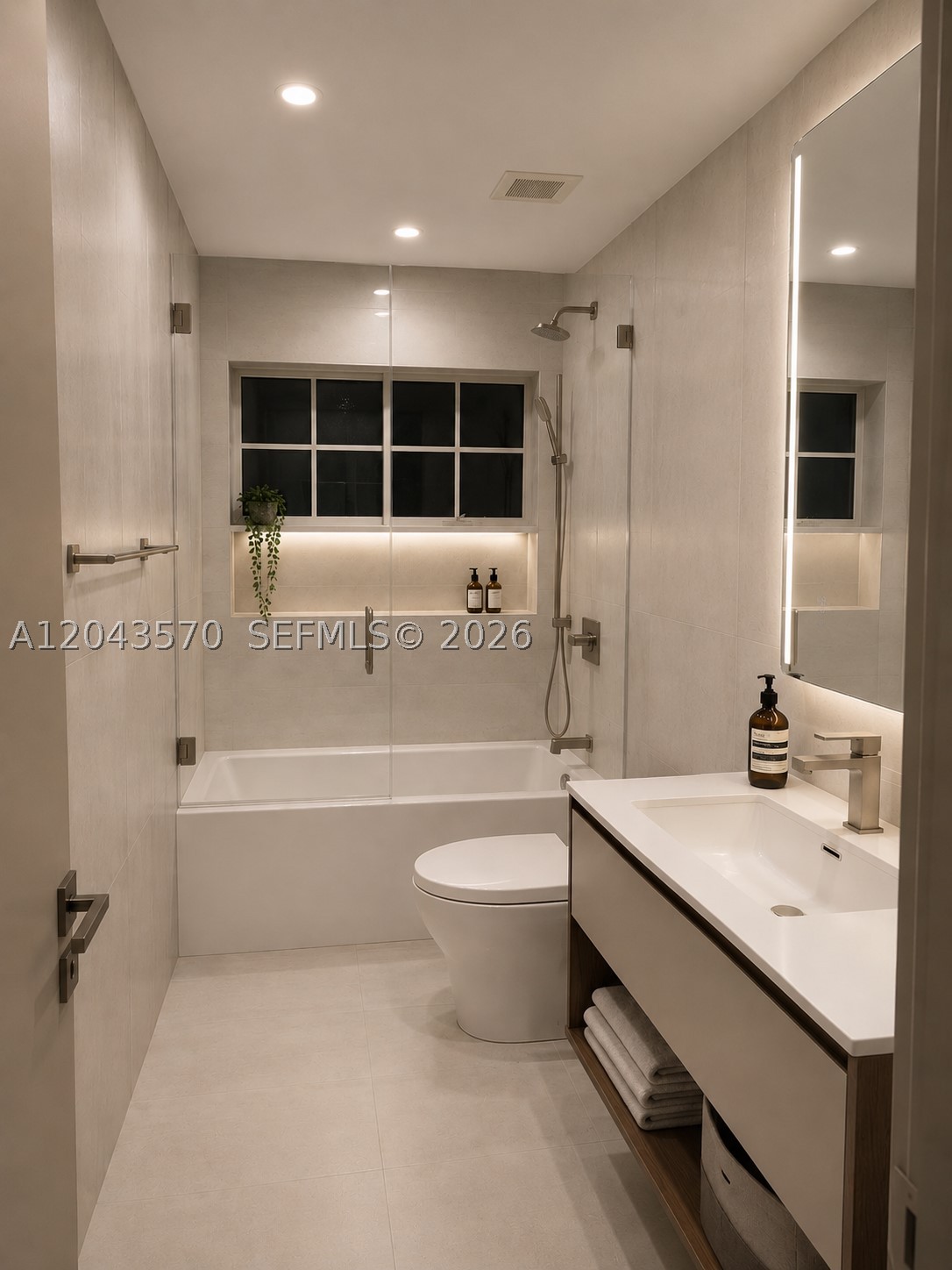 85 Gables Blvd, Weston FL 33326