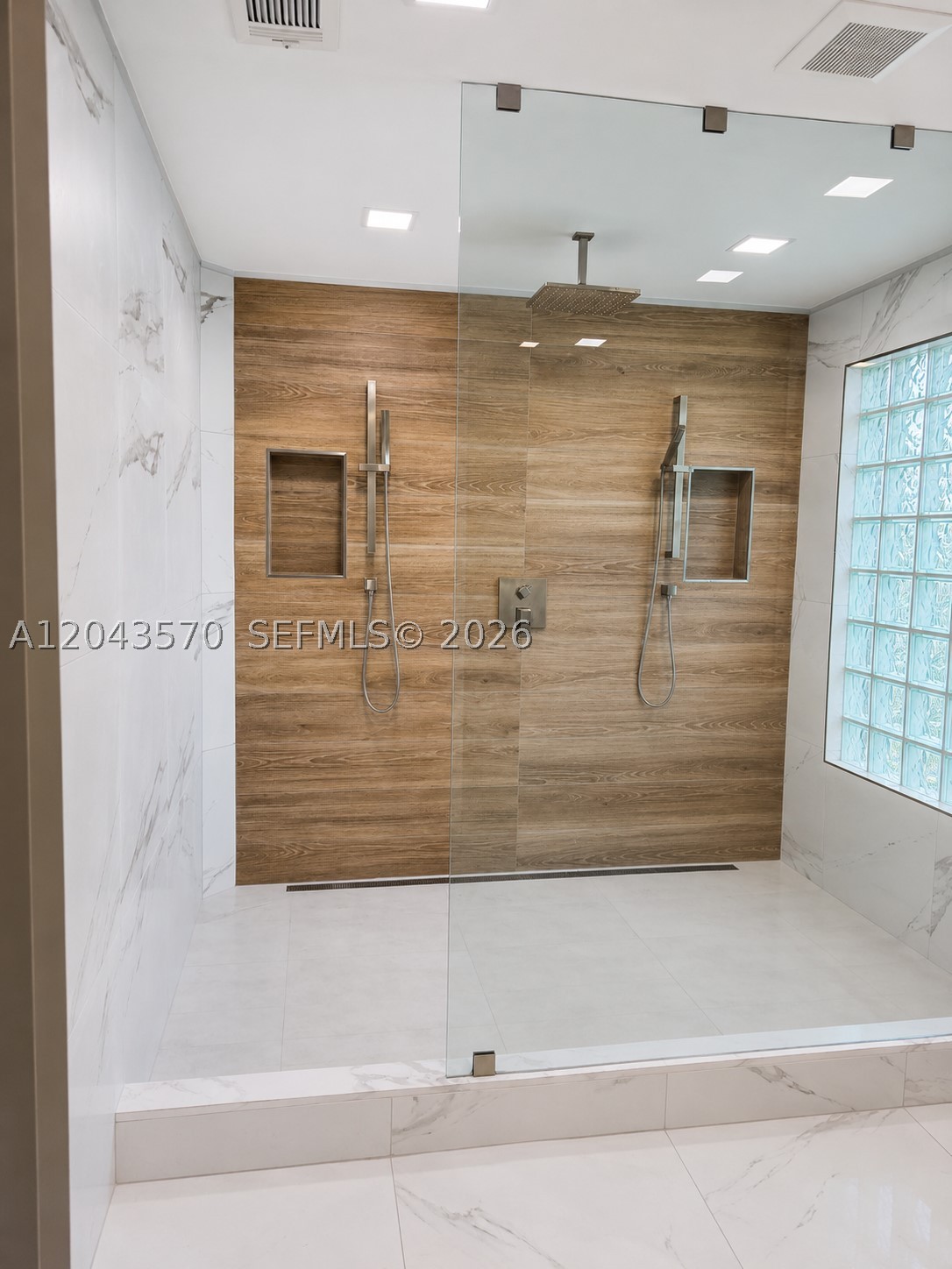 85 Gables Blvd, Weston FL 33326