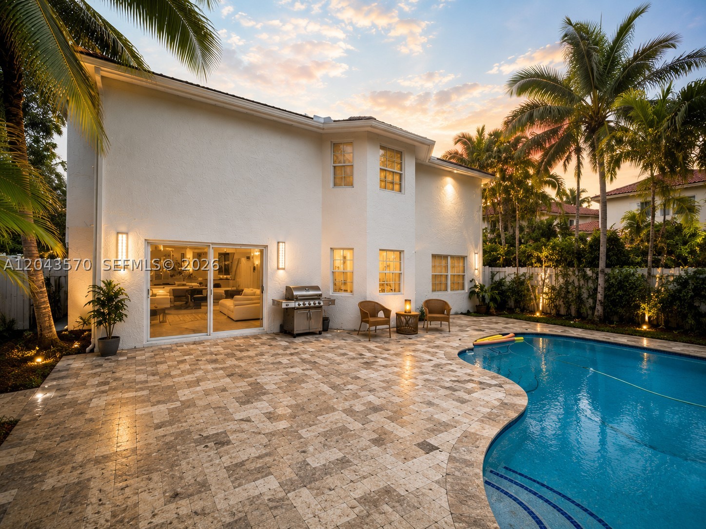 85 Gables Blvd, Weston FL 33326