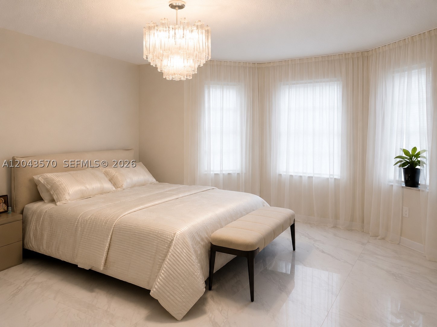 85 Gables Blvd, Weston FL 33326
