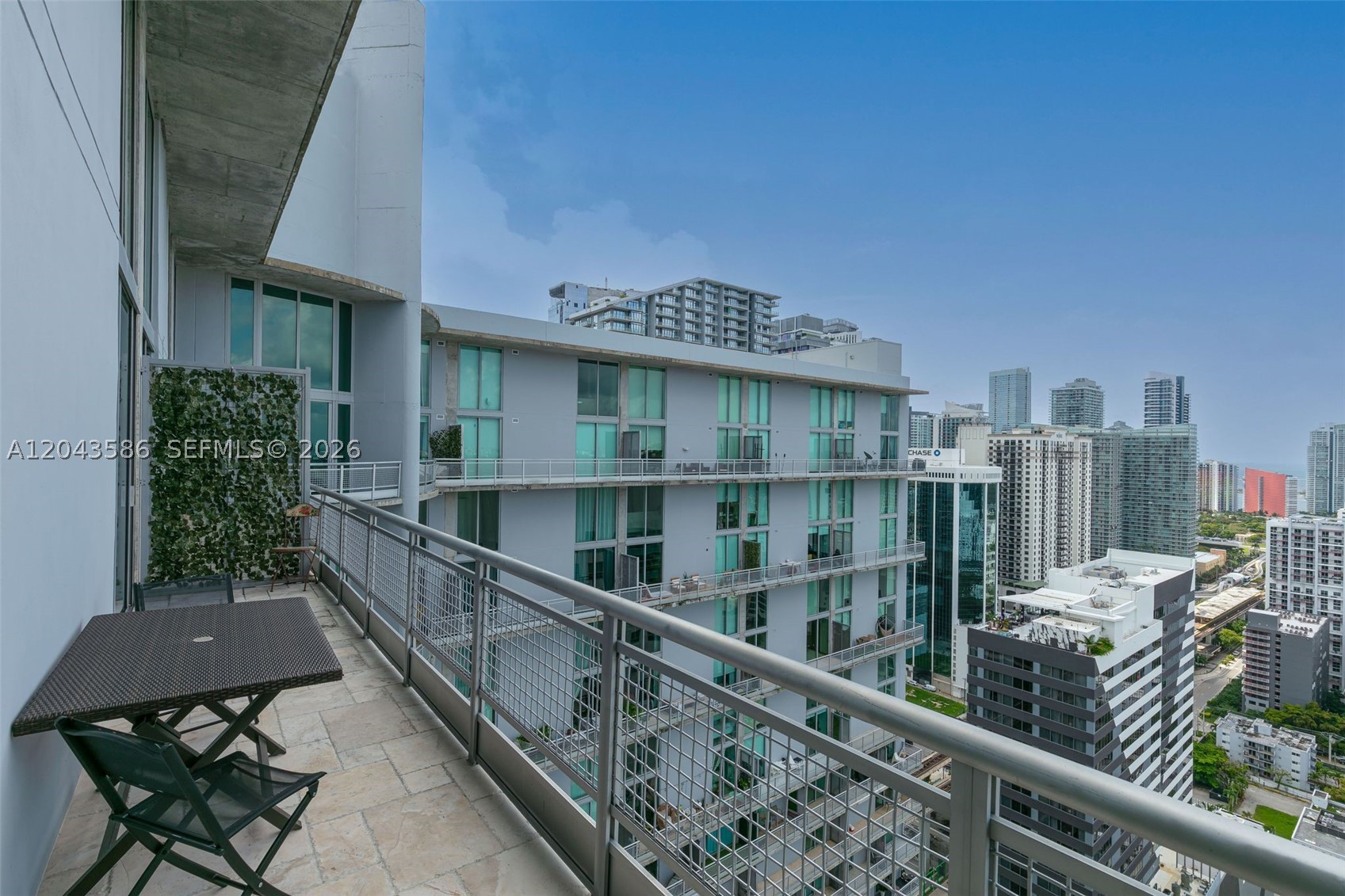 690 SW 1st Ct #PHII17, Miami FL 33130