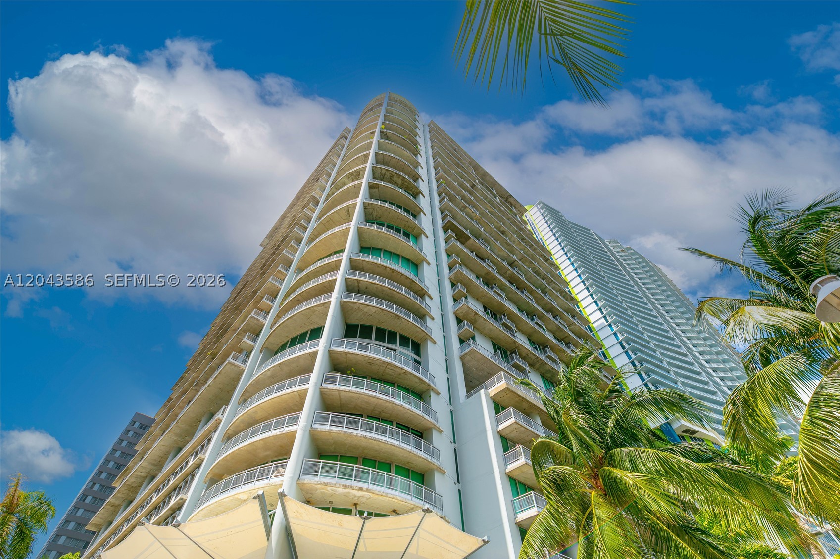 690 SW 1st Ct #PHII17, Miami FL 33130