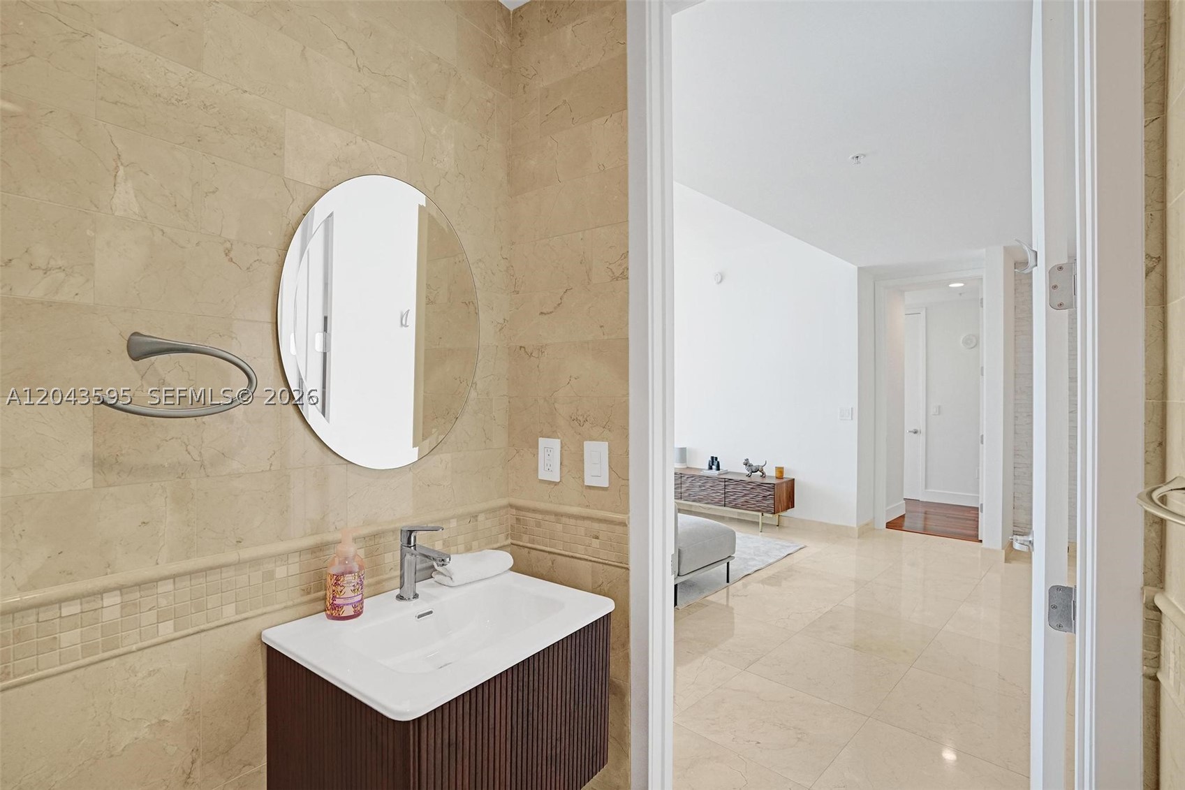 18101 Collins Ave #1607, Sunny Isles Beach FL 33160