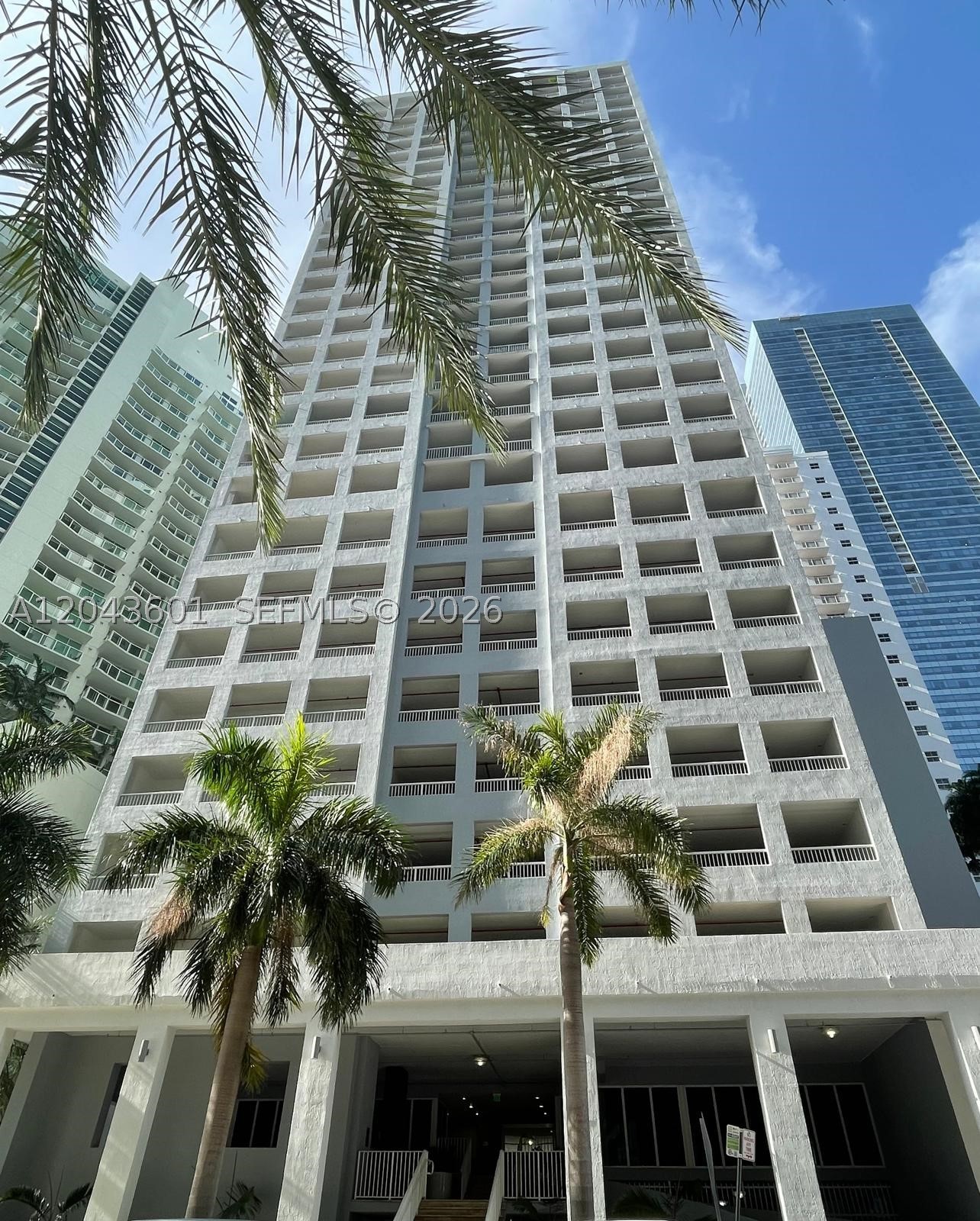 170 SE 14th St #1804, Miami FL 33131