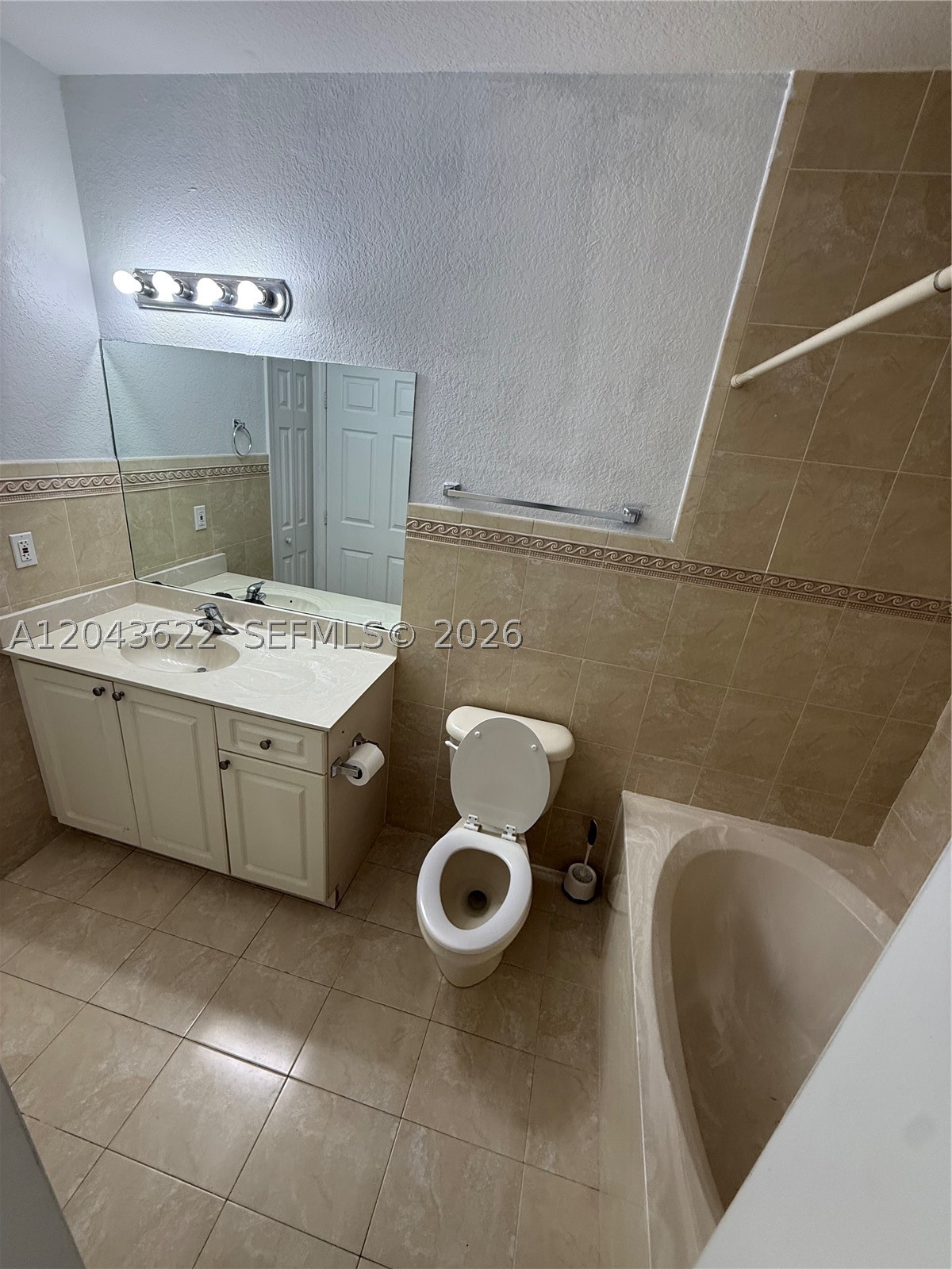 21100 SW 87th Ave #304, Cutler Bay FL 33189