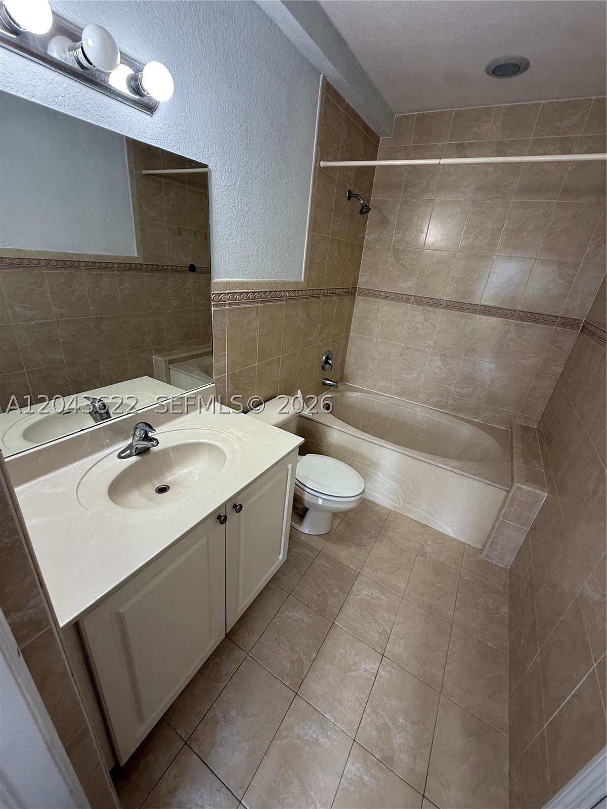 21100 SW 87th Ave #304, Cutler Bay FL 33189