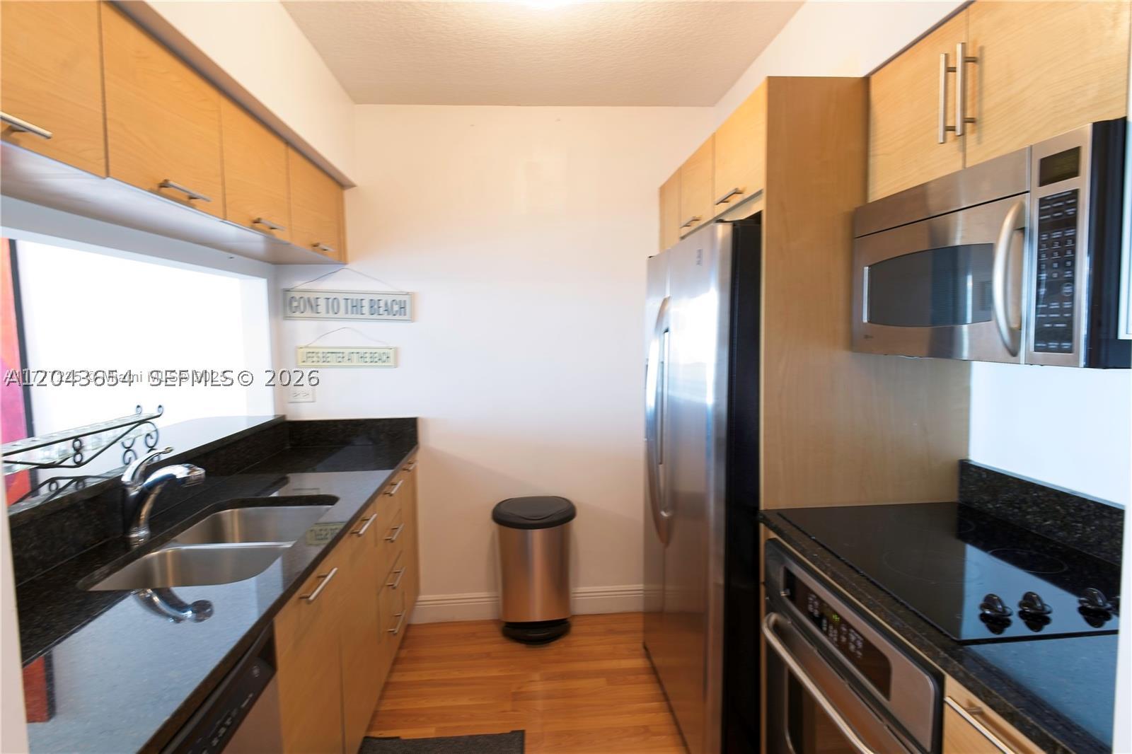 31 SE 5th #1203, Miami FL 33131