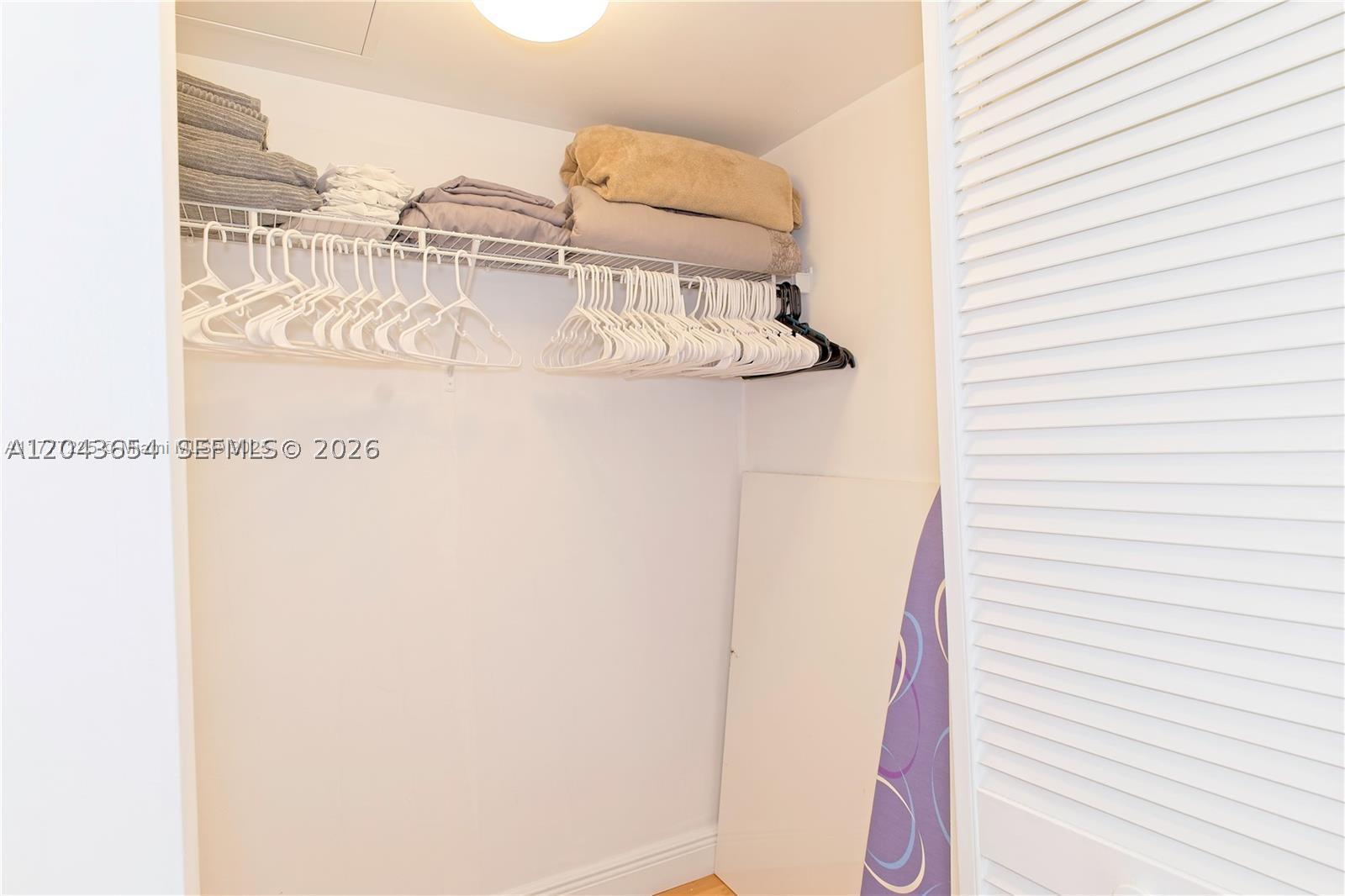 31 SE 5th #1203, Miami FL 33131