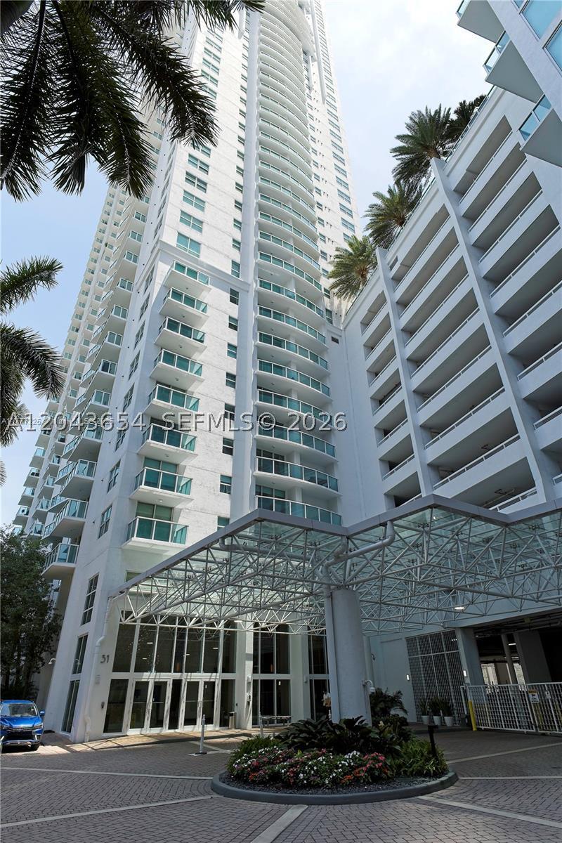 31 SE 5th #1203, Miami FL 33131