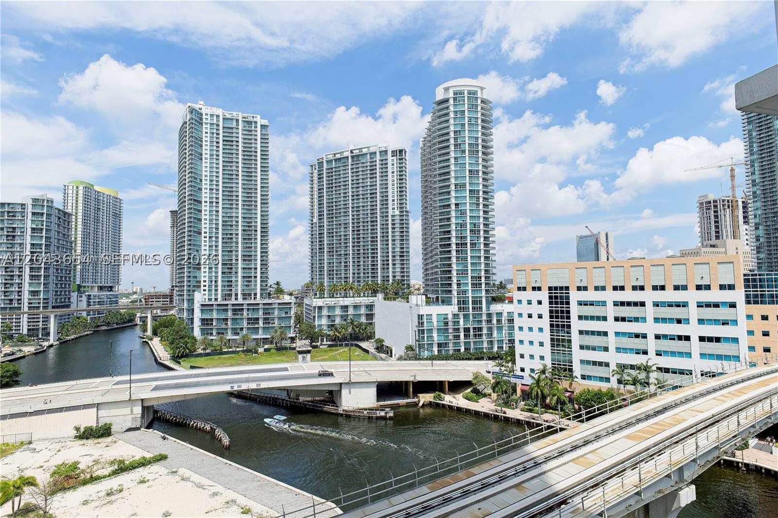 31 SE 5th #1203, Miami FL 33131