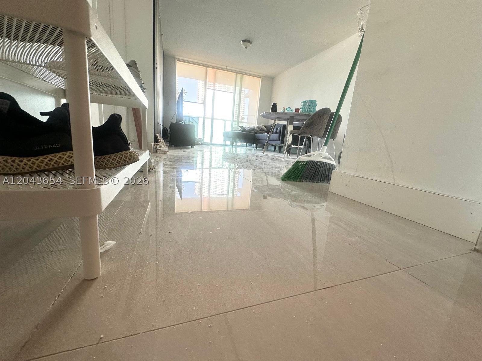31 SE 5th #1203, Miami FL 33131