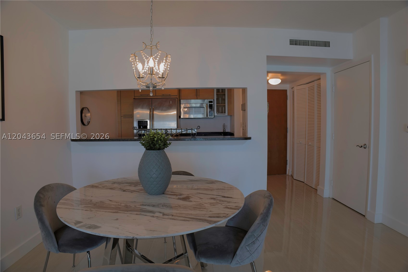 31 SE 5th #1203, Miami FL 33131